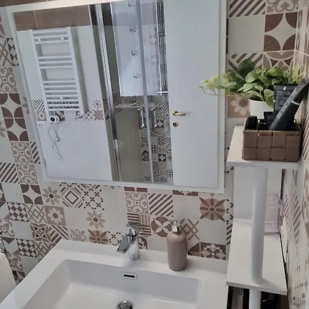 Casa Maria - Vista Mare, Wi-fi Veloce, Parcheggio Gratuito Appartamento *